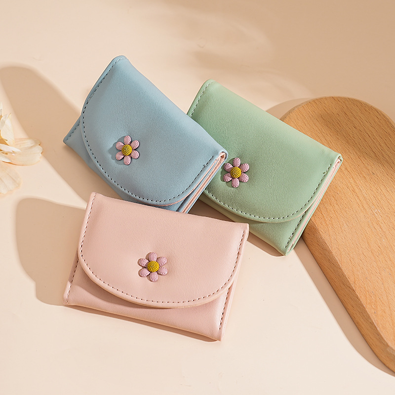 The new women's wallet is in a solid color, sweet and cute. It has multiple compartments and a large capacity. The coin purse is 30% off with a pickup clip full figure