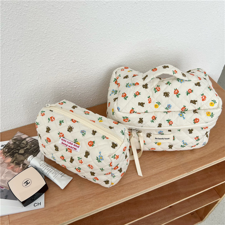 A three-piece set of homemade cartoon bear flower makeup bag, large-capacity portable travel toiletry bag and miscellaneous storage bag full figure