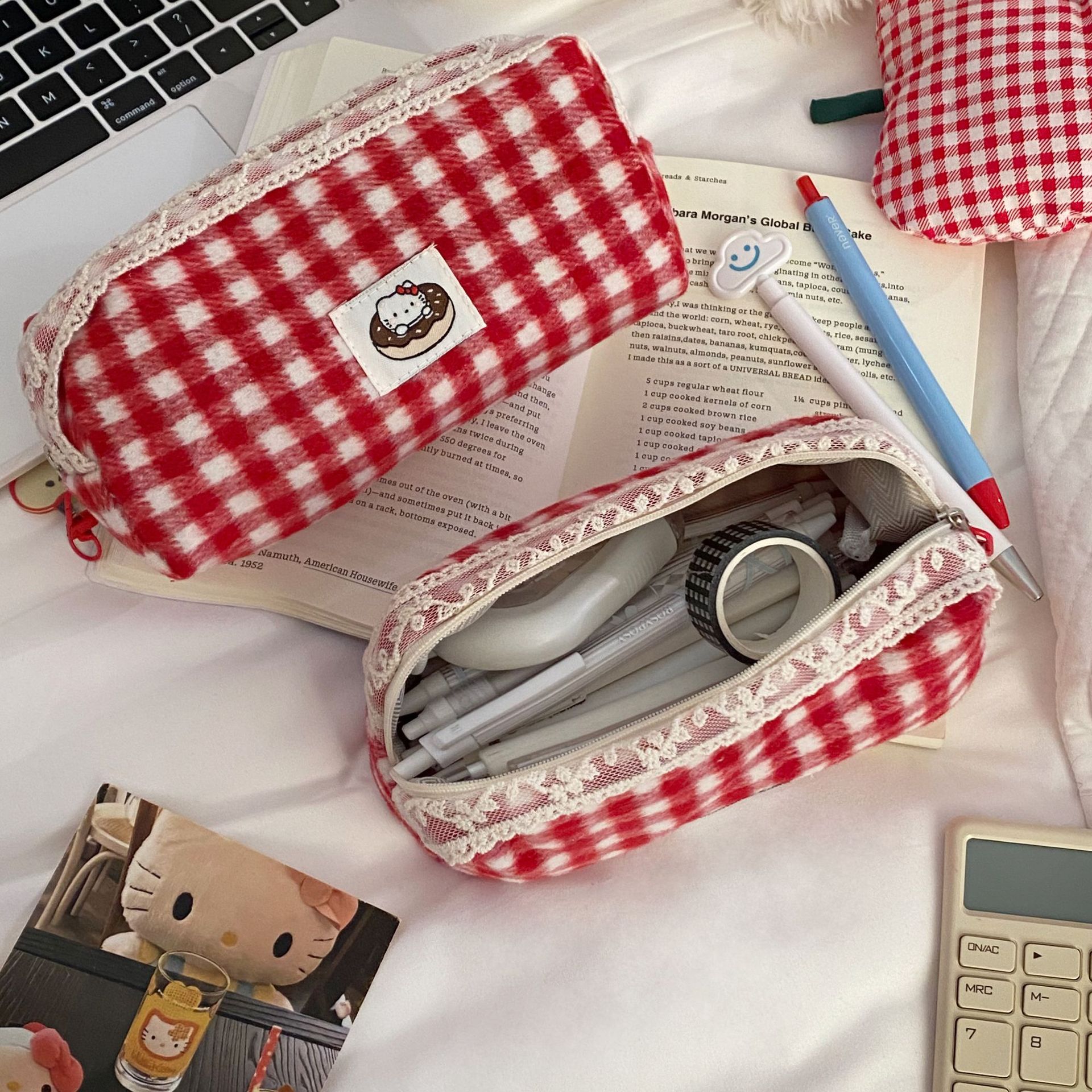 Retro lace red checkered pencil case, a new large-capacity portable student stationery box and pencil storage bag details Picture