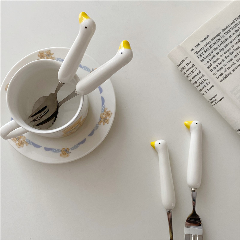 Cute cartoon duck spoon and fork tableware set, portable and creative children's home use, high appearance level ceramic spoon Specification drawing