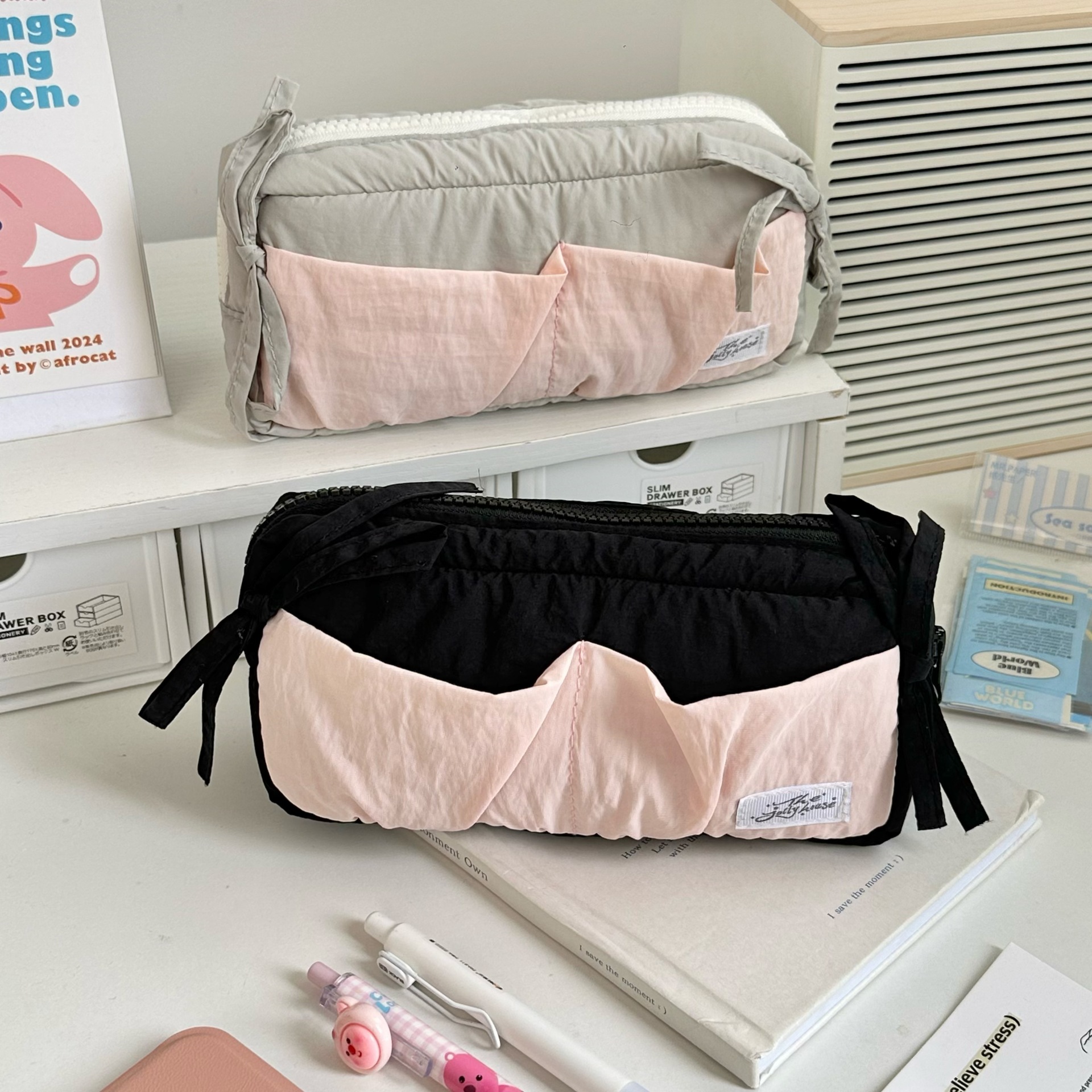 Cloud Bow Pen Case 2025 New large-capacity waterproof fabric stationery bag, junior high school and senior high school girls' stationery box details Picture