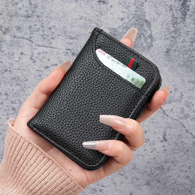 The manufacturer offers wholesale of new types of card cases for men, which are portable, thin and small, and for women, they are exquisite and high-end full figure