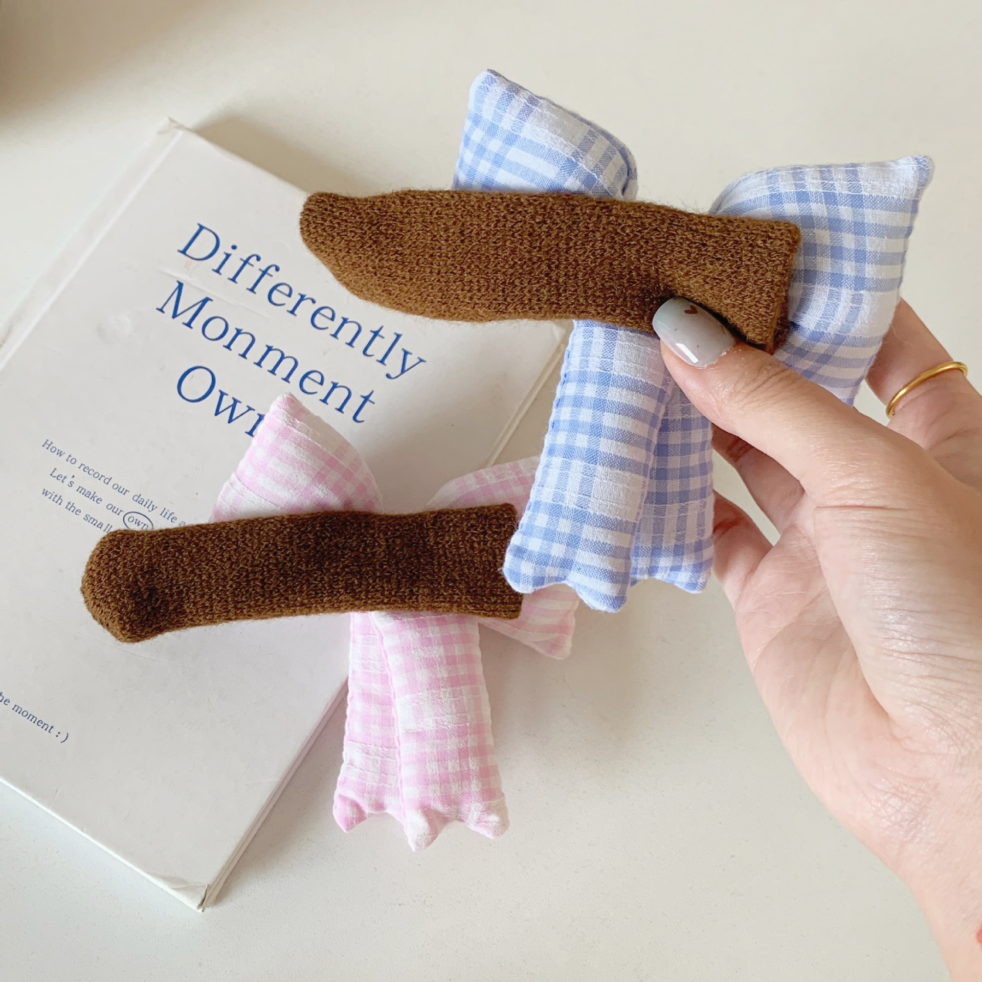 Home bow door handle gloves for children's room anti-static bedroom door, cute anti-collision cartoon door handle gloves Application Scenario