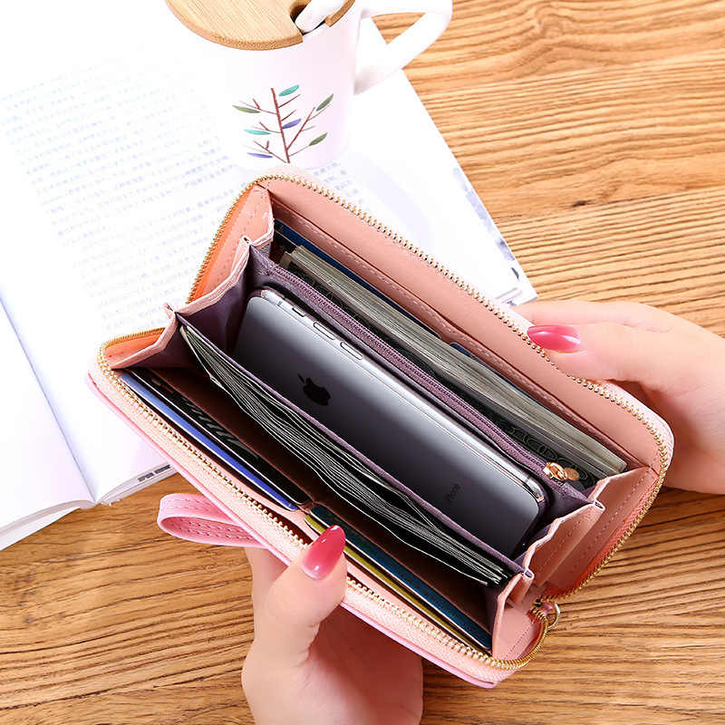 Color-blocking and spliced long wallet, women's clutch bag, 2020 new large-capacity zipper wallet, women's trendy style Application Scenario