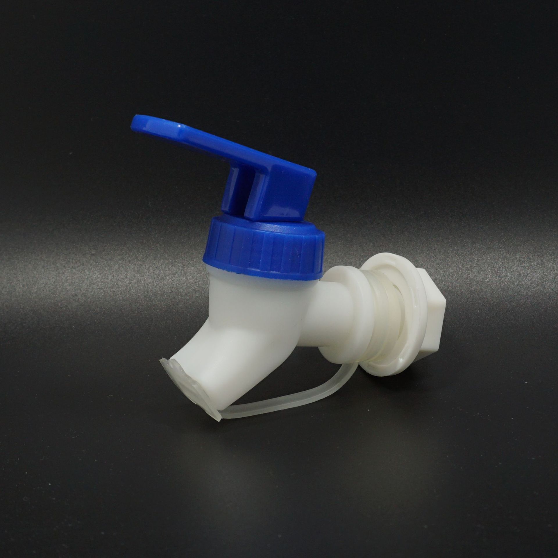 Press-type wine bucket, ice water bottle, spout with dust cover, ice water bucket, juice bottle or can, faucet with dust plug full figure