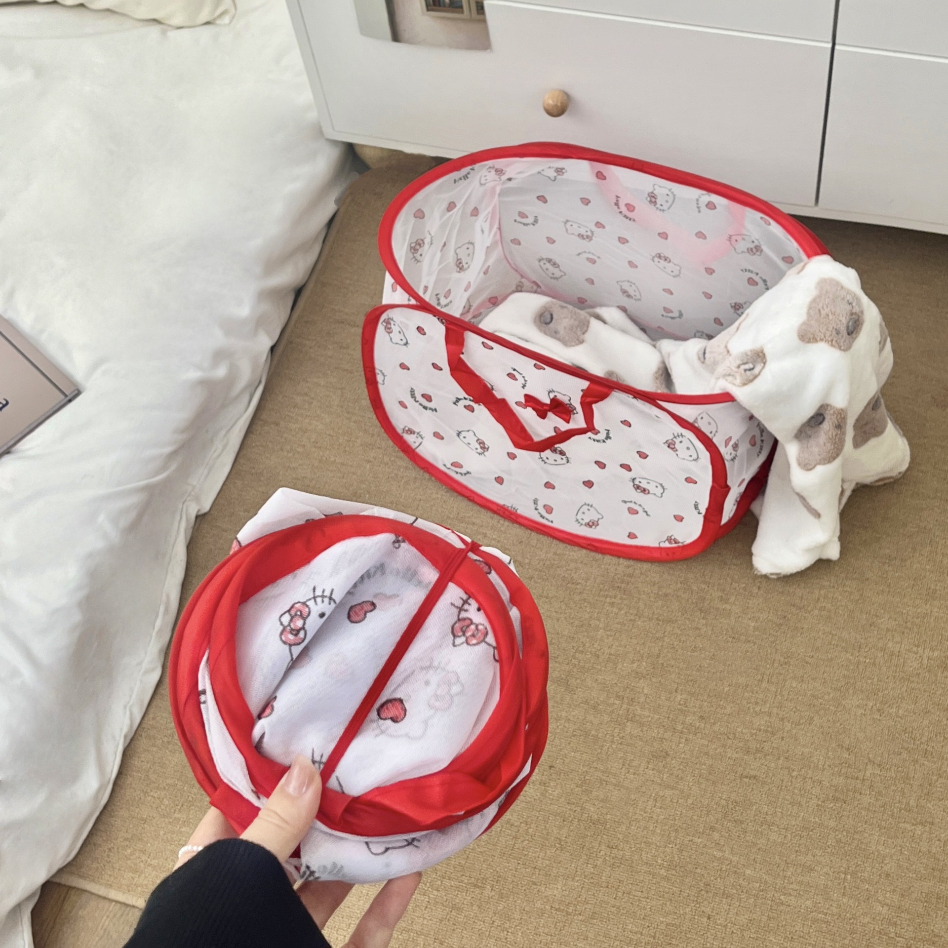 The cute cat-shaped foldable laundry basket is a new home storage wonder for women that doesn't take up much space. It's a laundry basket for dirty clothes Specification drawing