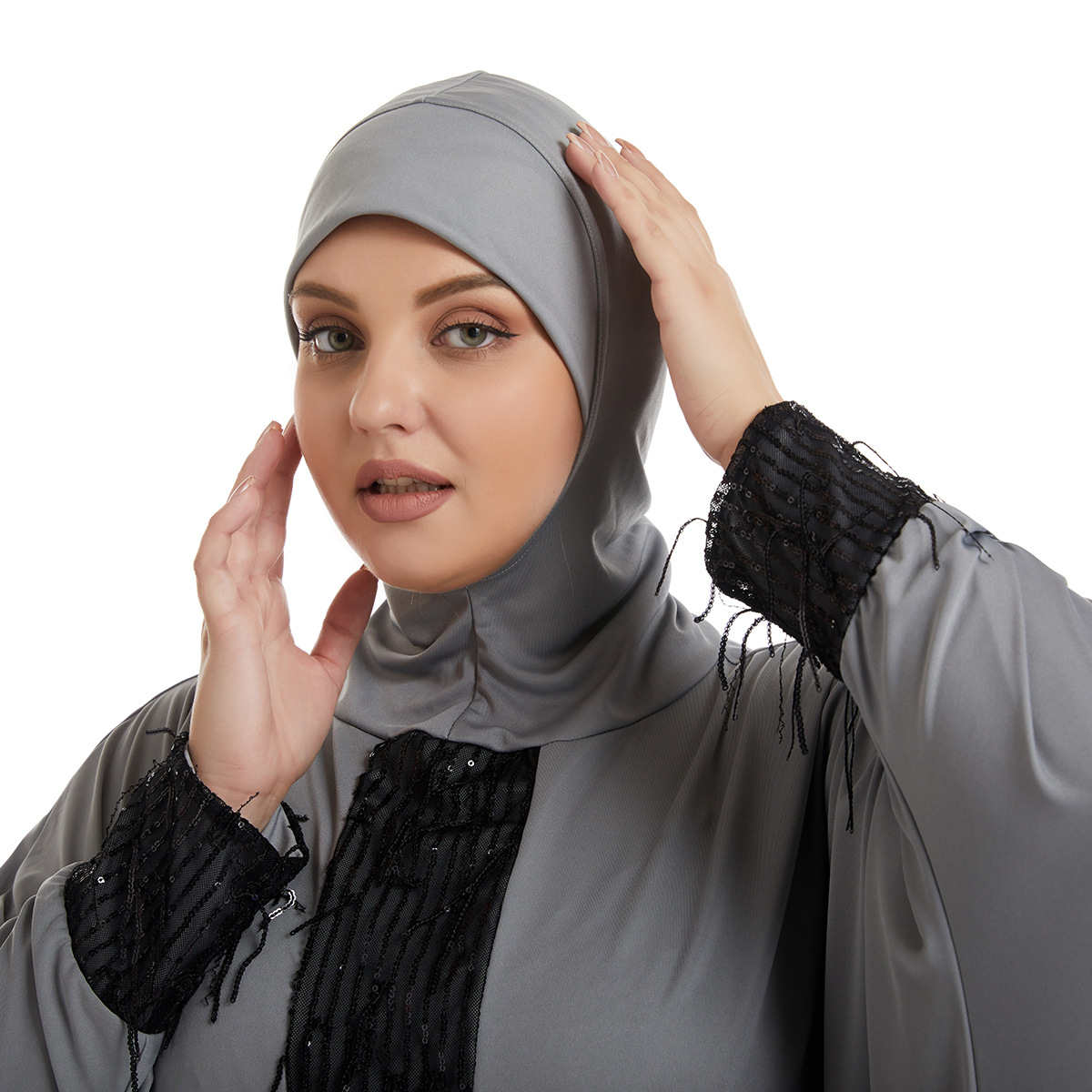 Factory stock of oversized women's long gowns, versatile and fashionable women's wear, solid color hooded half-body abaya Middle Eastern dress, long gown women's style hooded Muslin details Picture