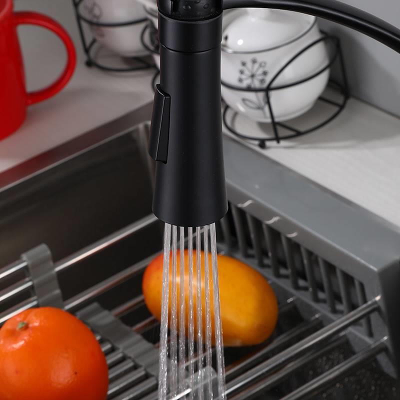Cross-border zinc alloy kitchen cold and hot dual-purpose faucet, single universal rotatable silicone sink and sink faucet Application Scenario
