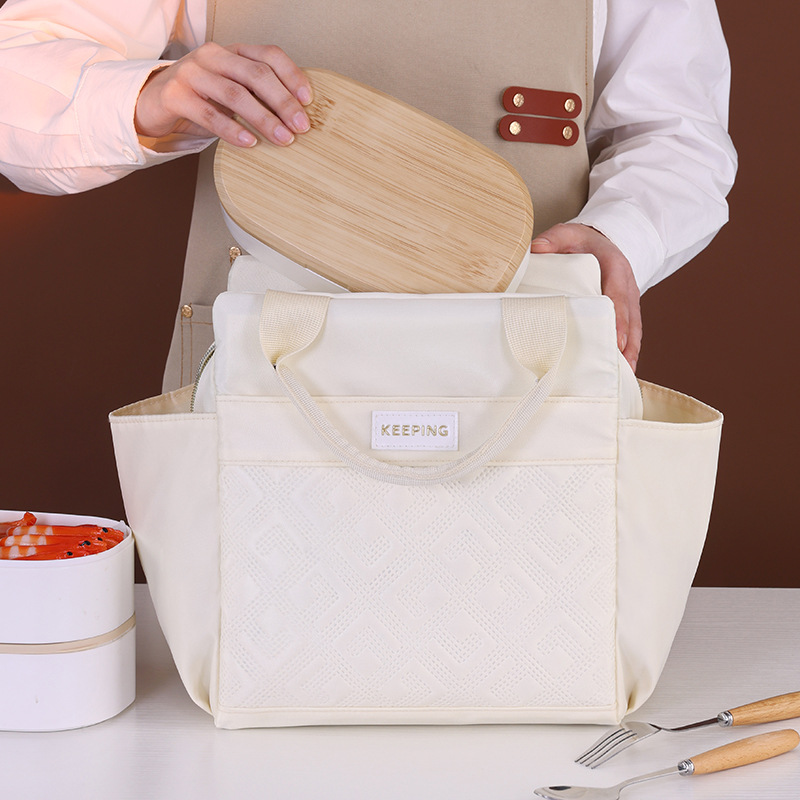 Japanese-style large-capacity lunch box bags, insulated bags, hand-held to work, lunch box bags, ice packs, hand-held rice bags, lunch bags full figure