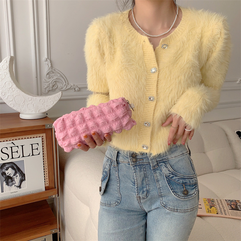 【 In Stock 】32241 Soft and fluffy pen case, Bubble stationery bag, Girl Storage Bag, Pleated makeup bag, girl Item Picture