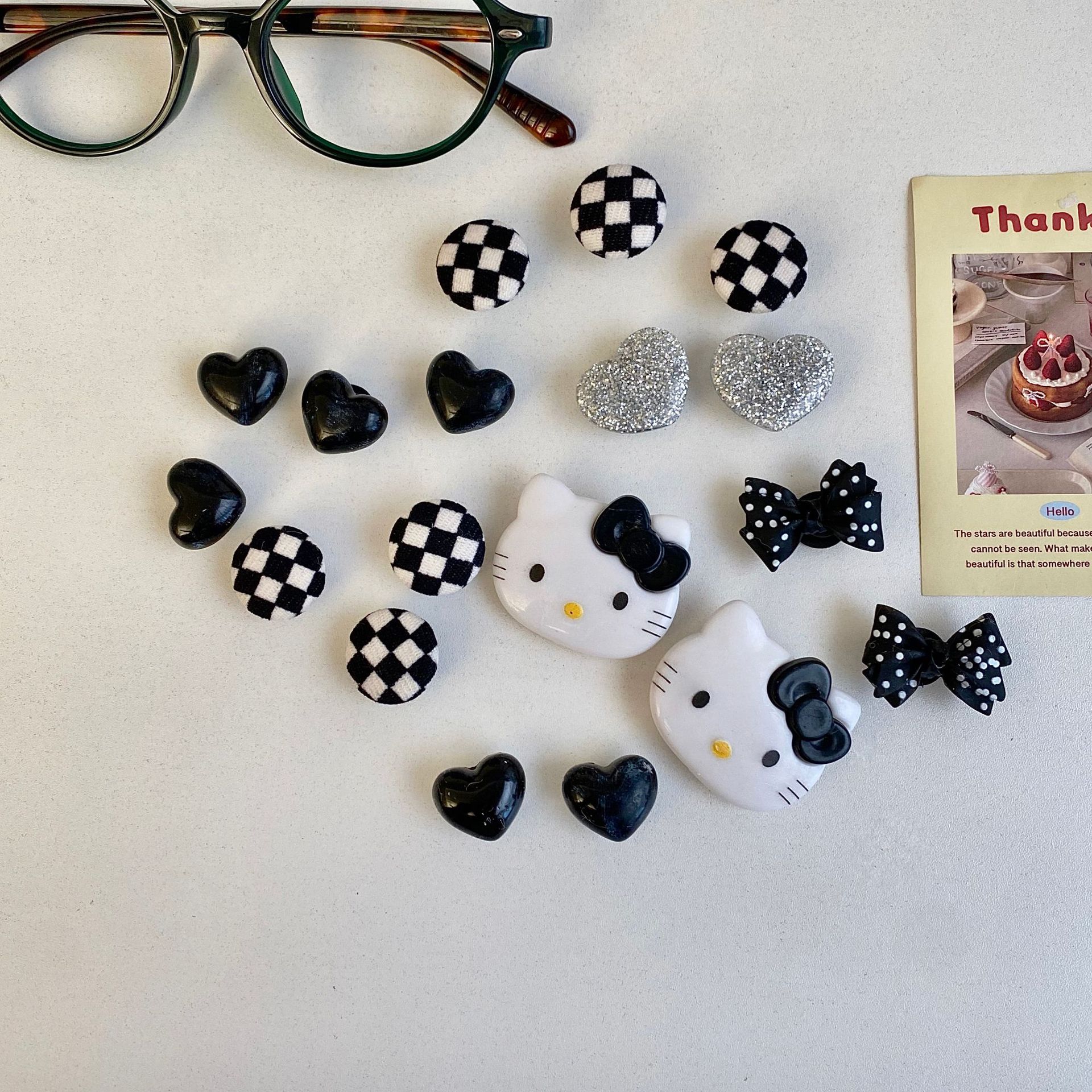 Summer versatile Crocs accessories: DIY shoe buckles, cartoon three-dimensional high-end look, detachable slipper decorative clips details Picture