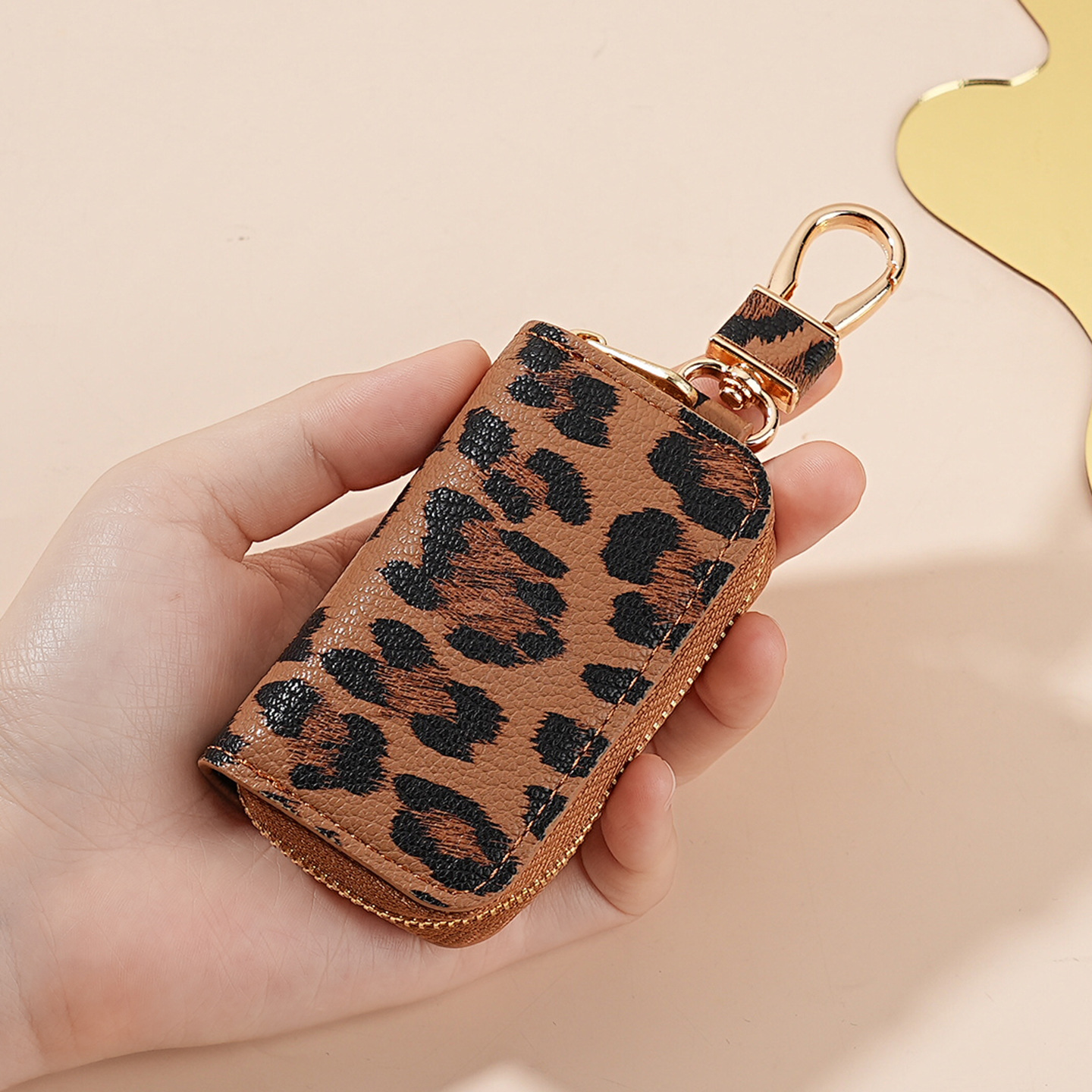 New car key case, unisex car key storage bag, creative leopard print leather pendant keychain Specification drawing