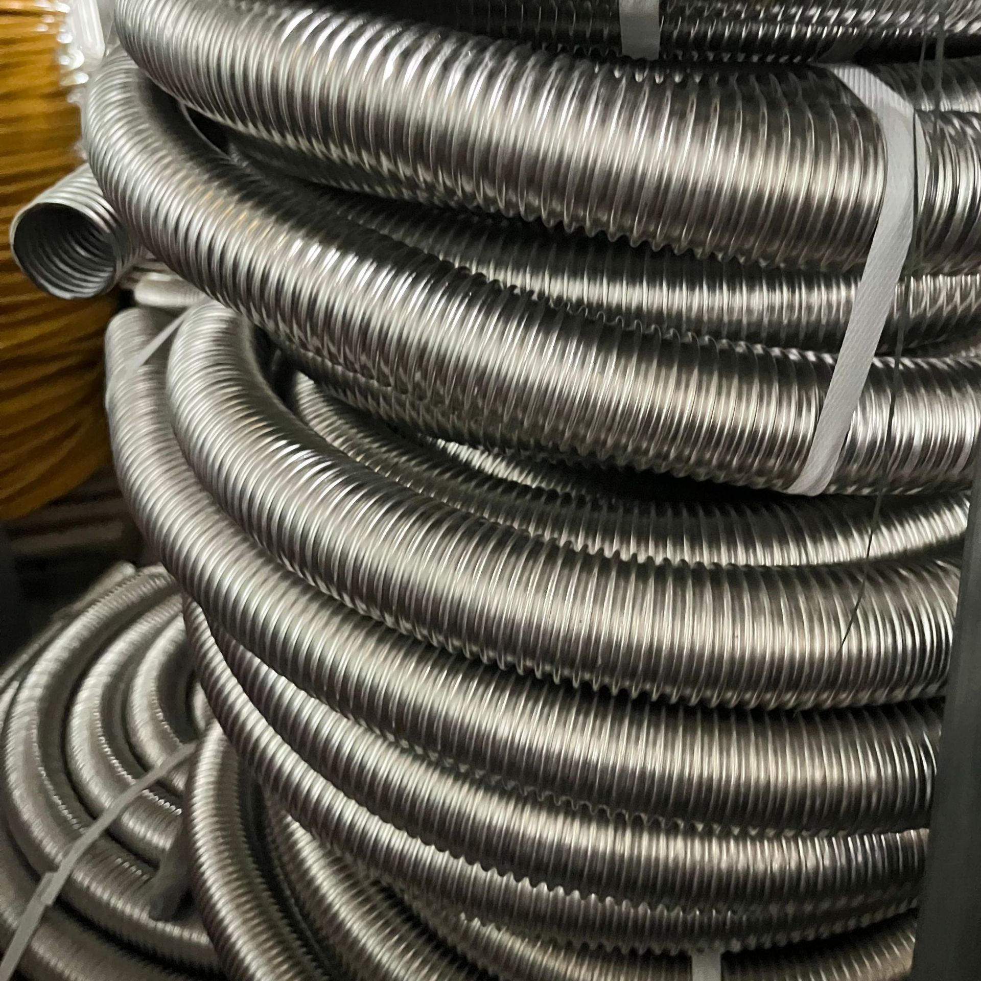4-point 304 stainless steel water heater corrugated pipe solar inlet and outlet water pipe anti-burst corrugated pipe metal hose Application Scenario