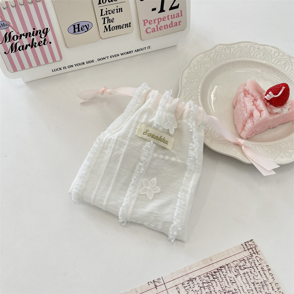 54243 Lace lace drawstring drawstring storage bag, small cloth bag for miscellaneous items, lipstick coin purse, earphone organizing bag Application Scenario