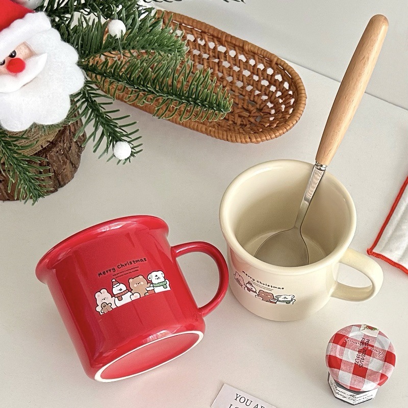 ins New Year and Christmas mugs, new cartoon bear ceramic cups, coffee cups, couple water cups, gift box set cups Application Scenario