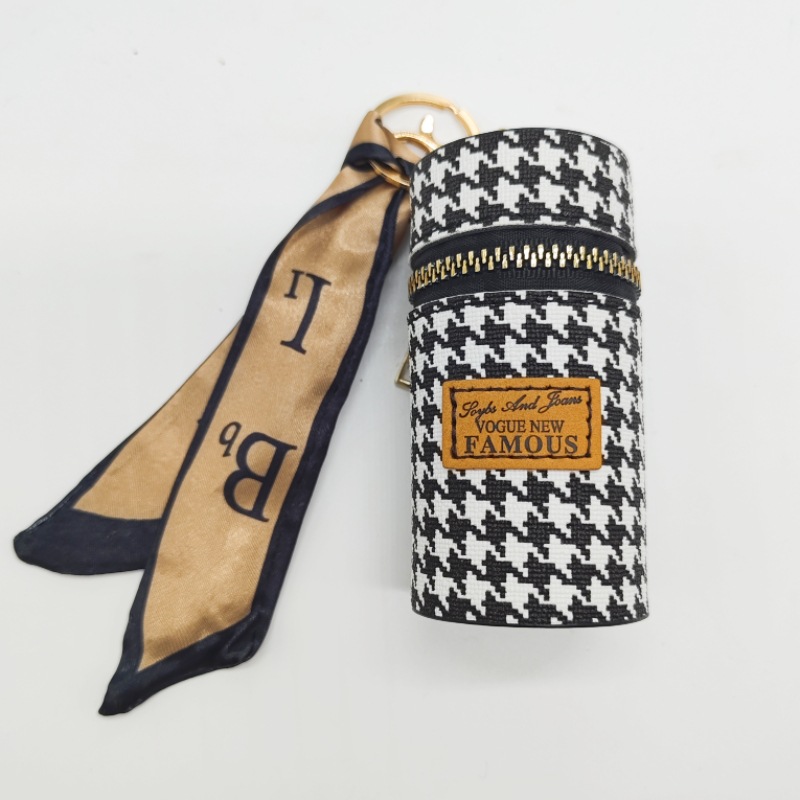 Versatile benefits, best-selling high-end luxury small bags, trendy and portable red envelopes, small pendants, and coin purses full figure