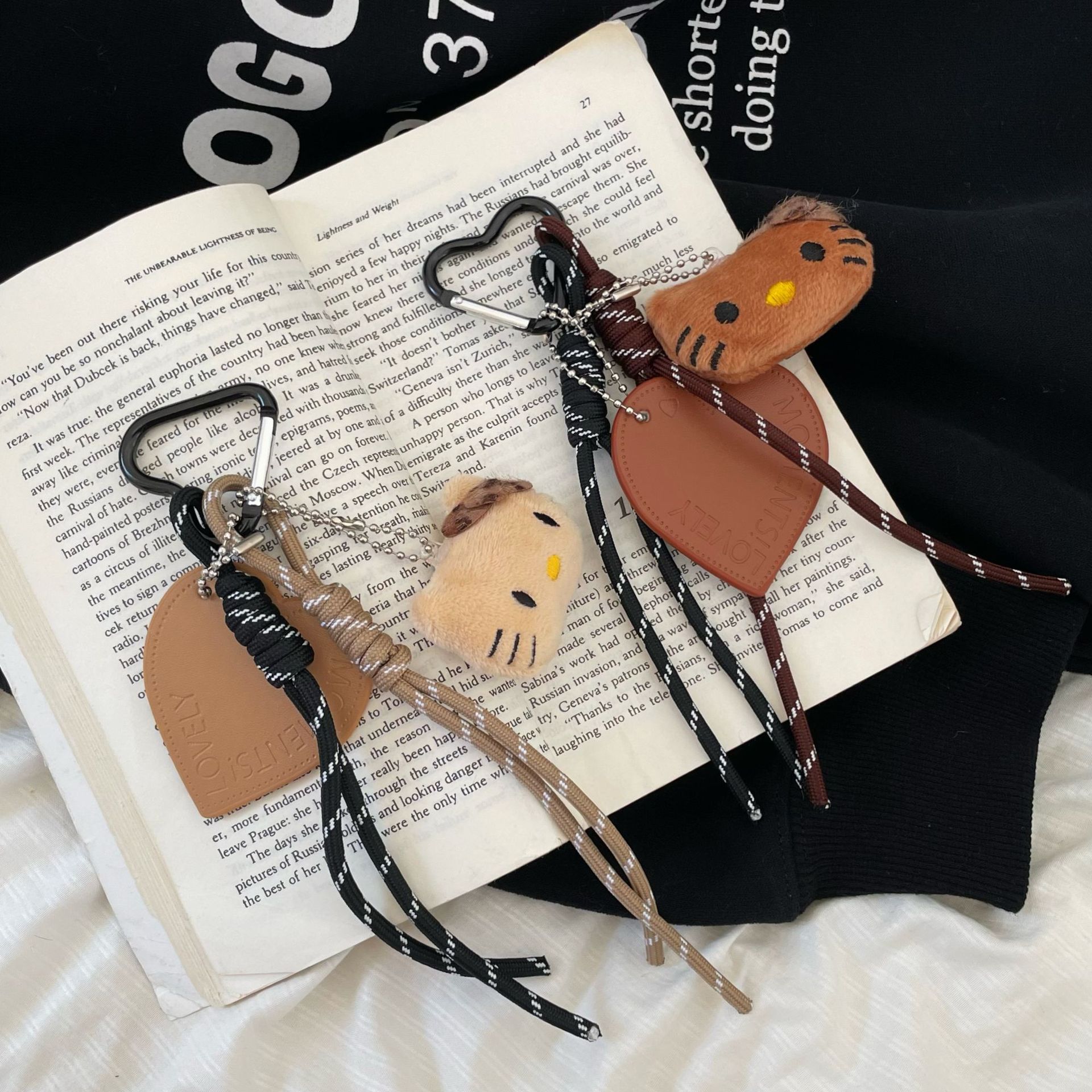 Girlish cartoon black leather cat pendant, cute Instagram bag, mobile phone chain, diy pendant, hanging decoration, keychain, hanging rope details Picture