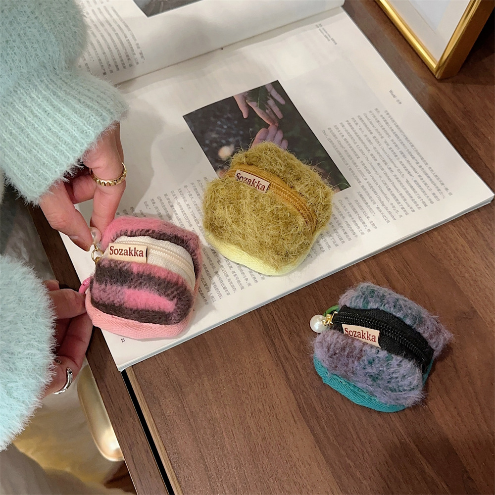 4121 Cute plush woolen soft fabric case is suitable for Apple airpods as a protective case and earphone storage case Specification drawing