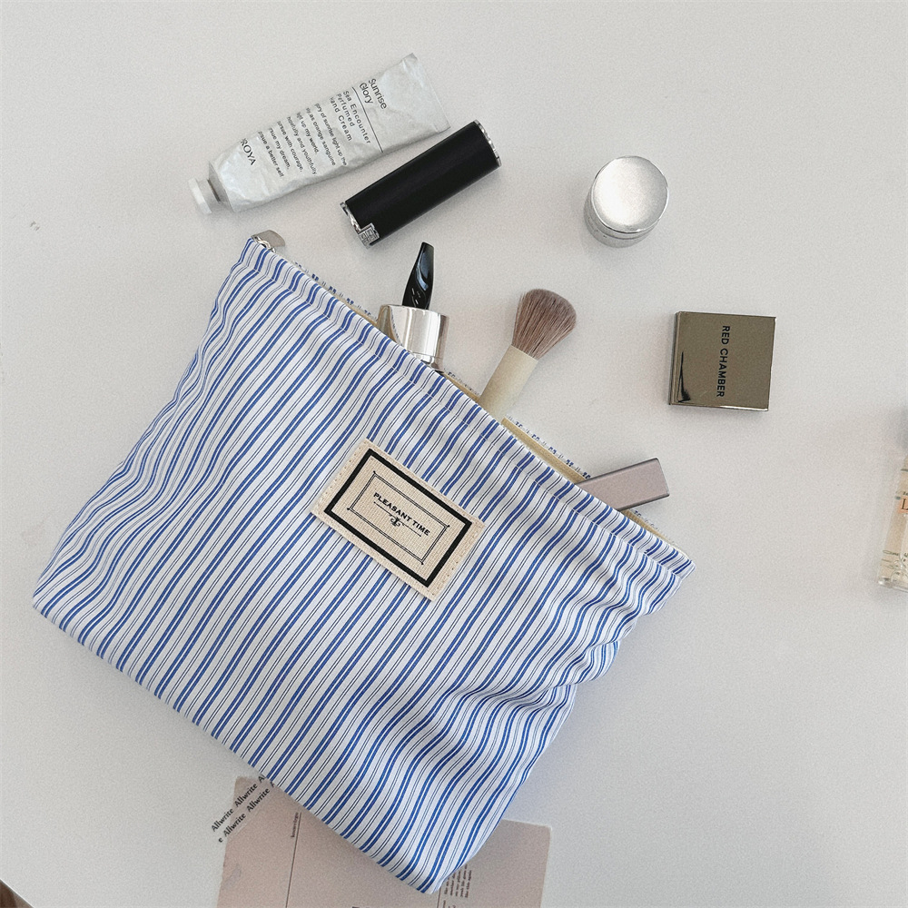 311024 Fresh Blue Striped Makeup Bag, large-capacity toiletry bag, Portable cosmetics storage bag for business trips and travels full figure