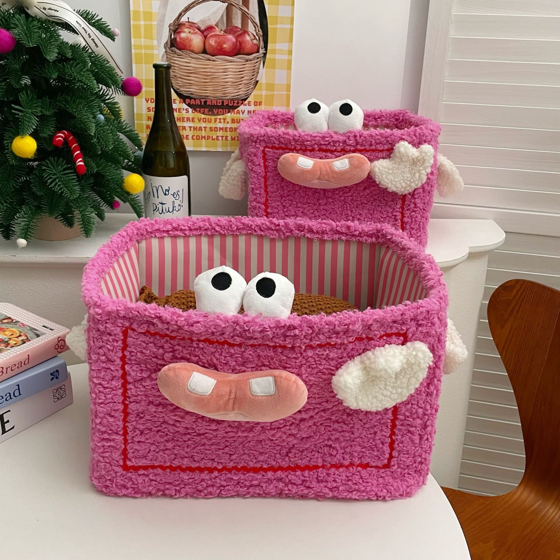 Plush biya, funny little monster storage basket, ins, high appearance level, household toys, snacks, organizing and storage basket Application Scenario