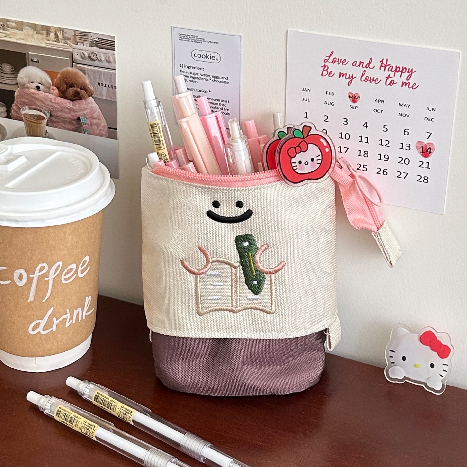 2024 New cartoon stationery bag ins large-capacity storage pen case, stackable makeup bag, high appearance level, telescopic pen holder Application Scenario