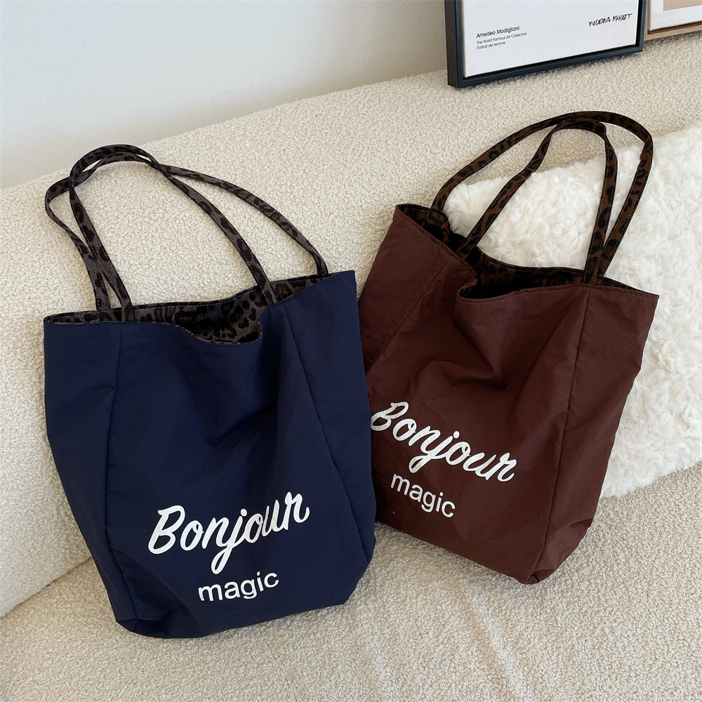 41031 Leopard Print fashion Tote Bag Women's large-capacity bag New trendy double-bread hand-carry commuting single-shoulder bag details Picture