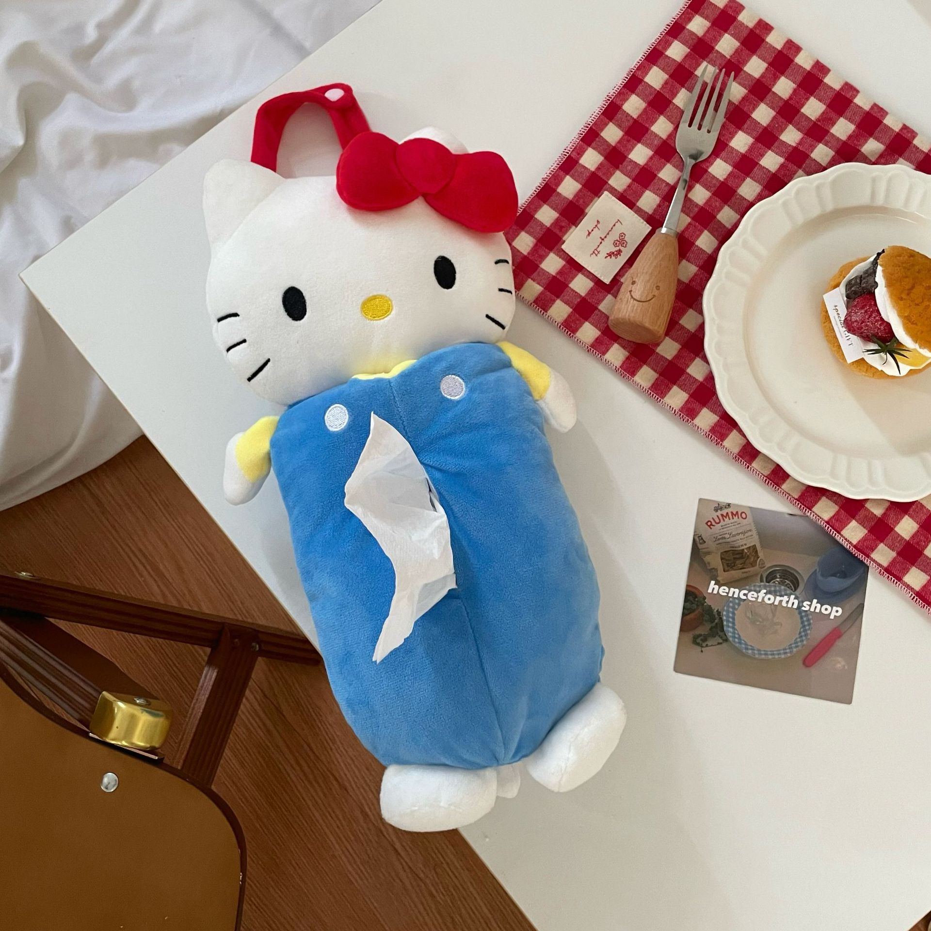 The same style of cat tissue box as Xiaohongshu, with an ins style and a girlish heart, features a car doll for storage, a tissue case, and a hanging paper bag Specification drawing