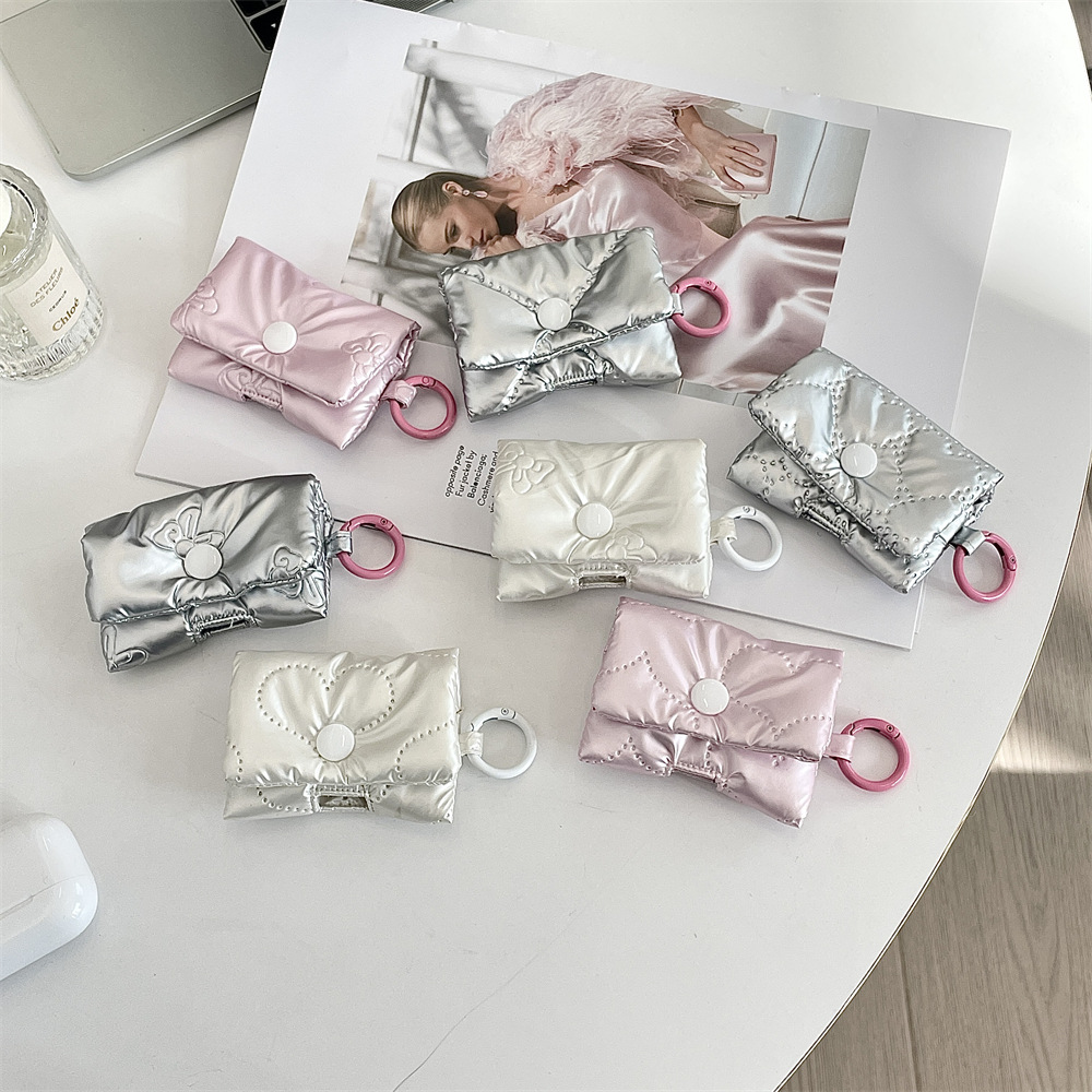 The 412143 Korean-style ins bow bag is suitable for storing Apple earphone cases and airpods cases full figure