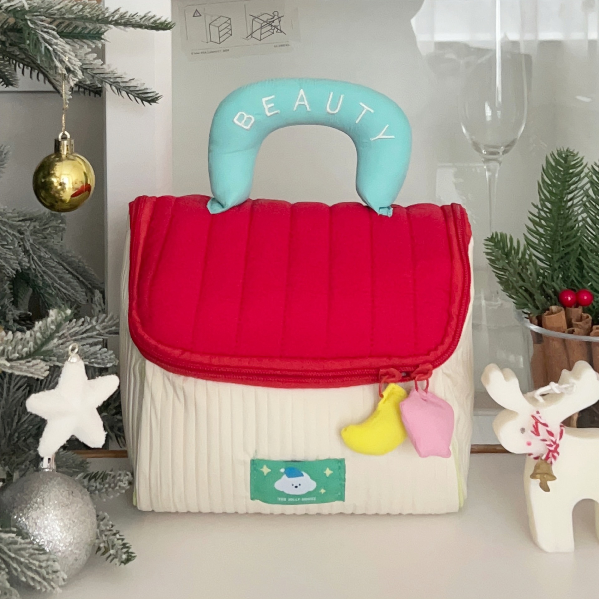 Upgraded cute house, large-capacity makeup bag, high appearance level photo handbag, portable travel cosmetics bag Specification drawing