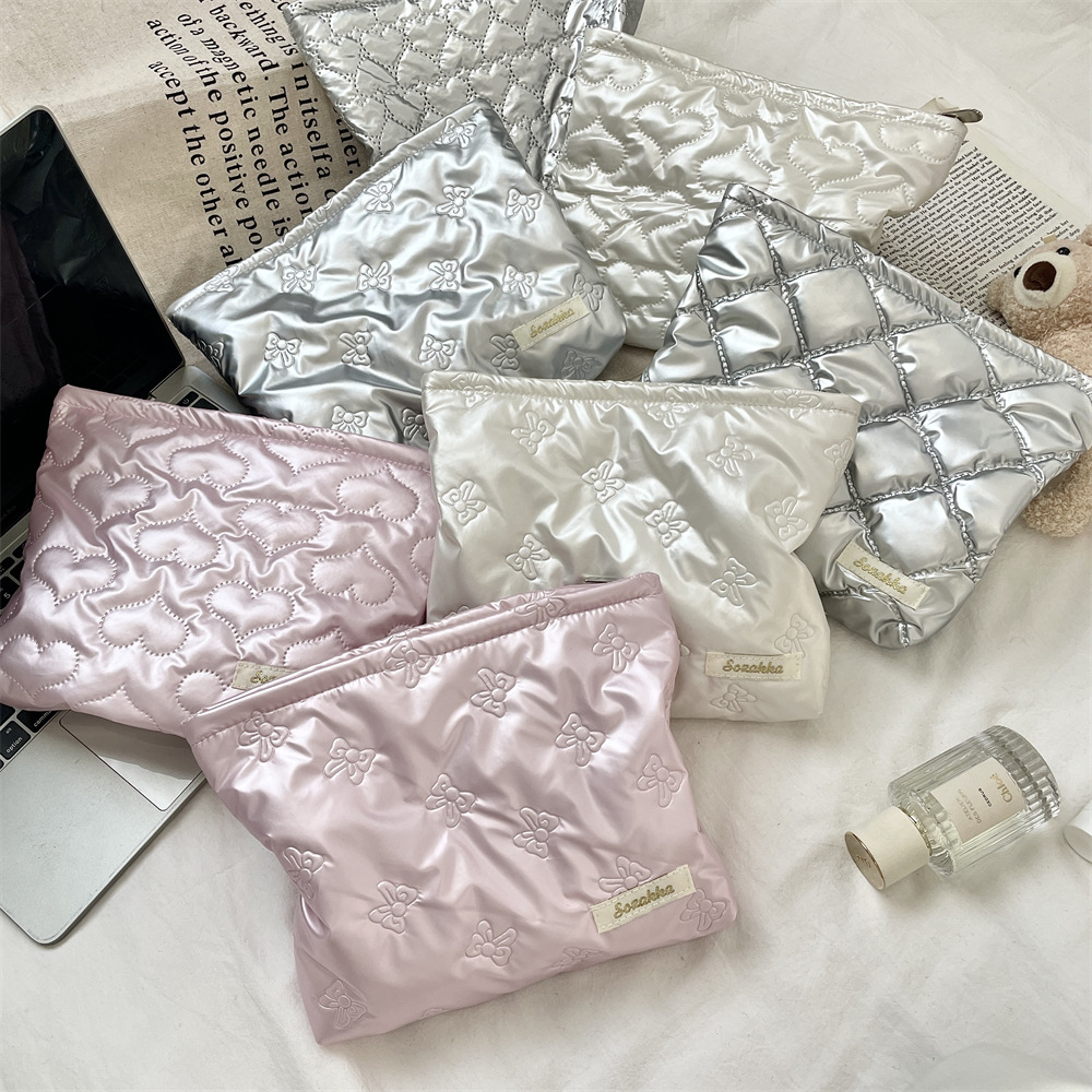 41241 Korean-style quilted pu heart-shaped clutch, makeup bag, skin care products, coin purse inner liner, multi-functional storage bag full figure