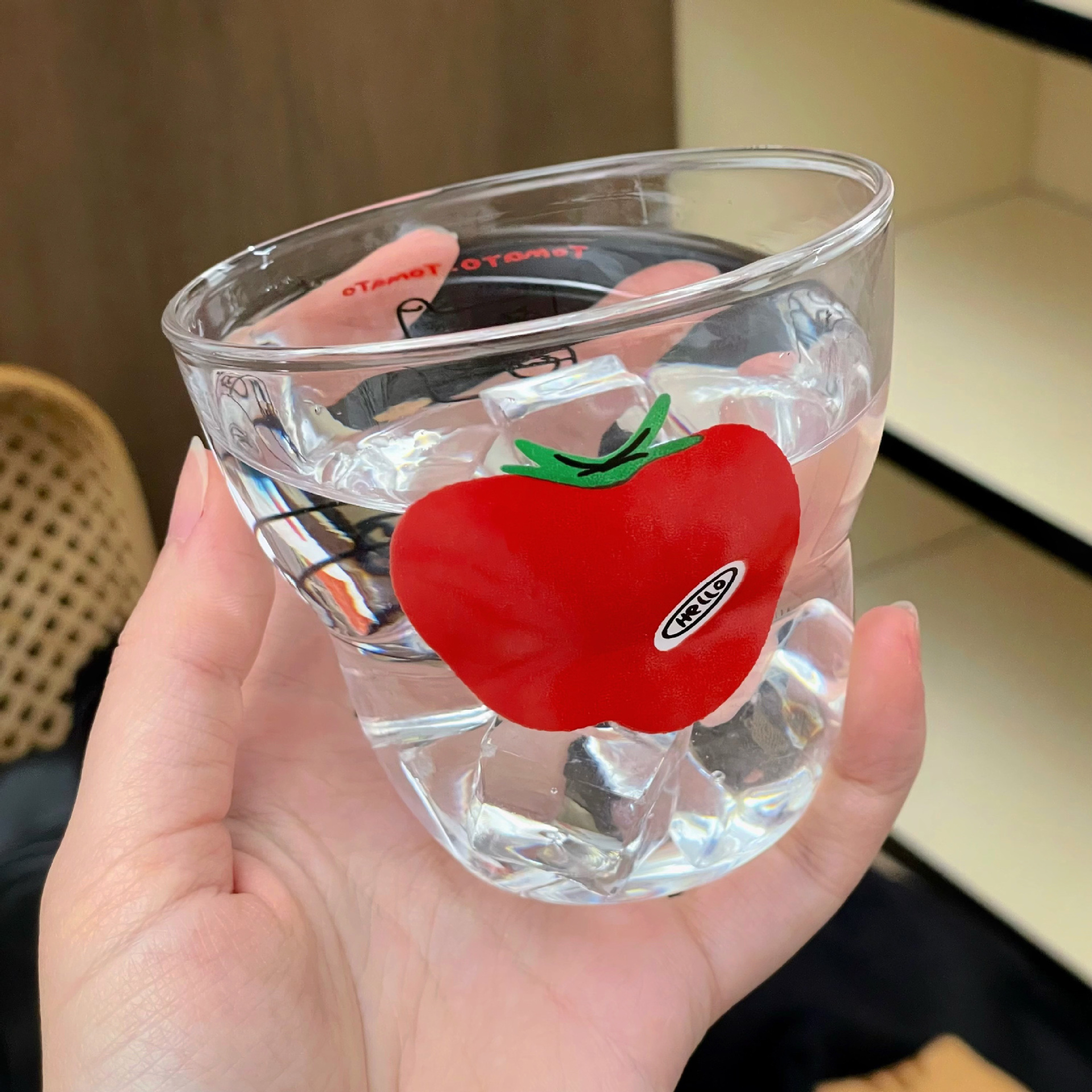 Niche and simple tomato glass cups, high-quality appearance water cups, juice milk tea cups, coffee cups, retro Tomato glass cups full figure