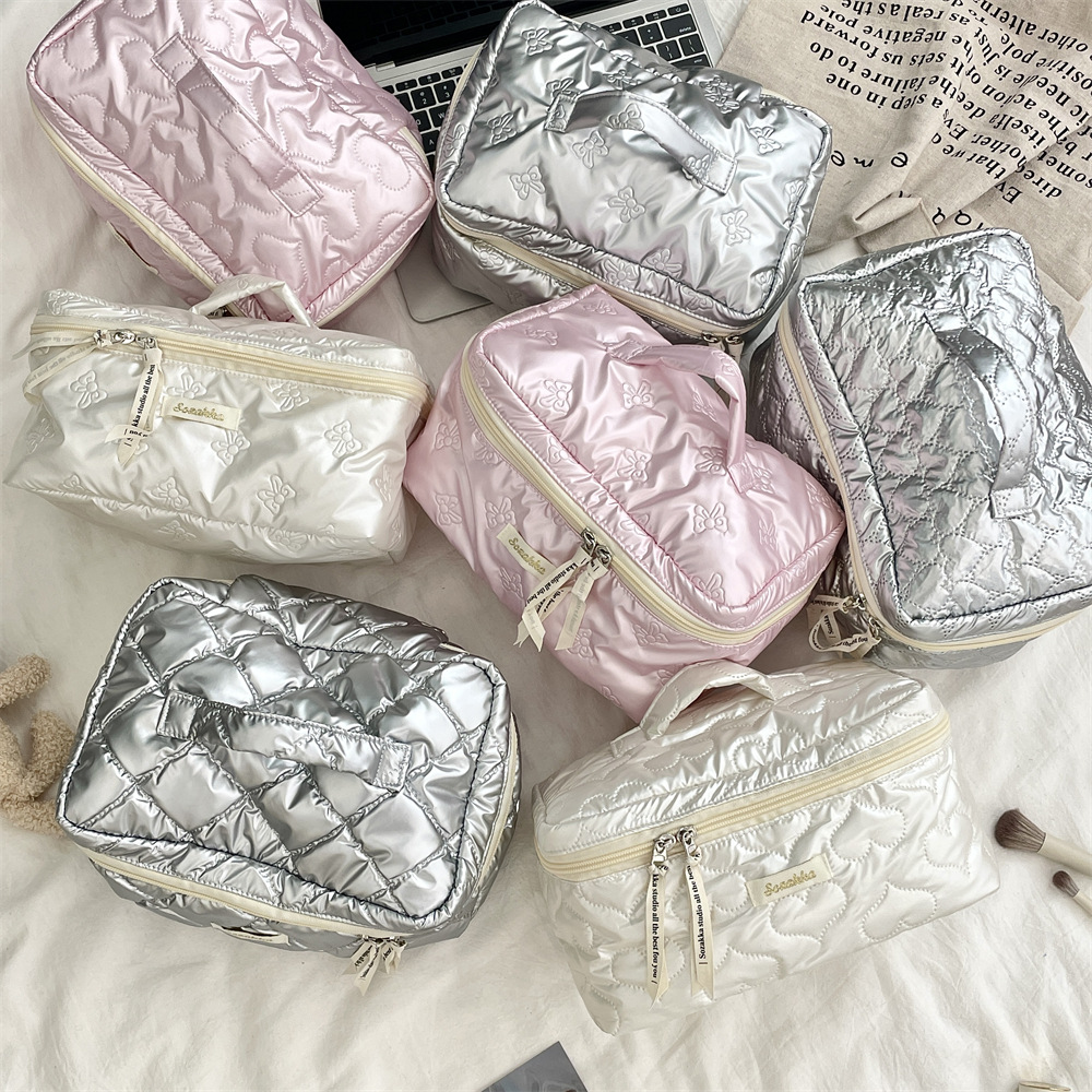 41243 New diamond-shaped grid large-capacity cosmetics storage bag, outdoor toiletry bag, portable makeup bag full figure
