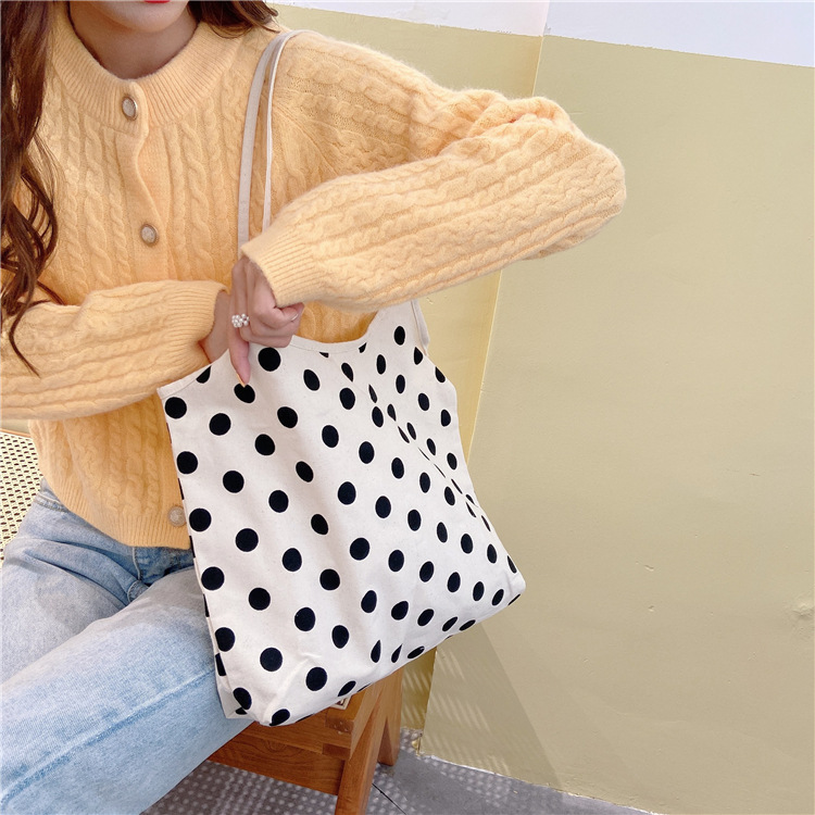 0771 Korean-style chic polka dot tote Bag for female students, simple and retro Artistic canvas bag, hand and shoulder bag wholesale Application Scenario
