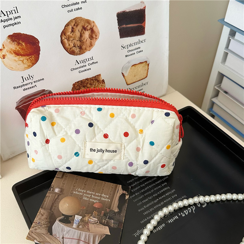 This pen case is an Instagram high-quality, cute cartoon polka dot, large-capacity, niche stationery bag for girls, and a multi-functional storage bag Application Scenario