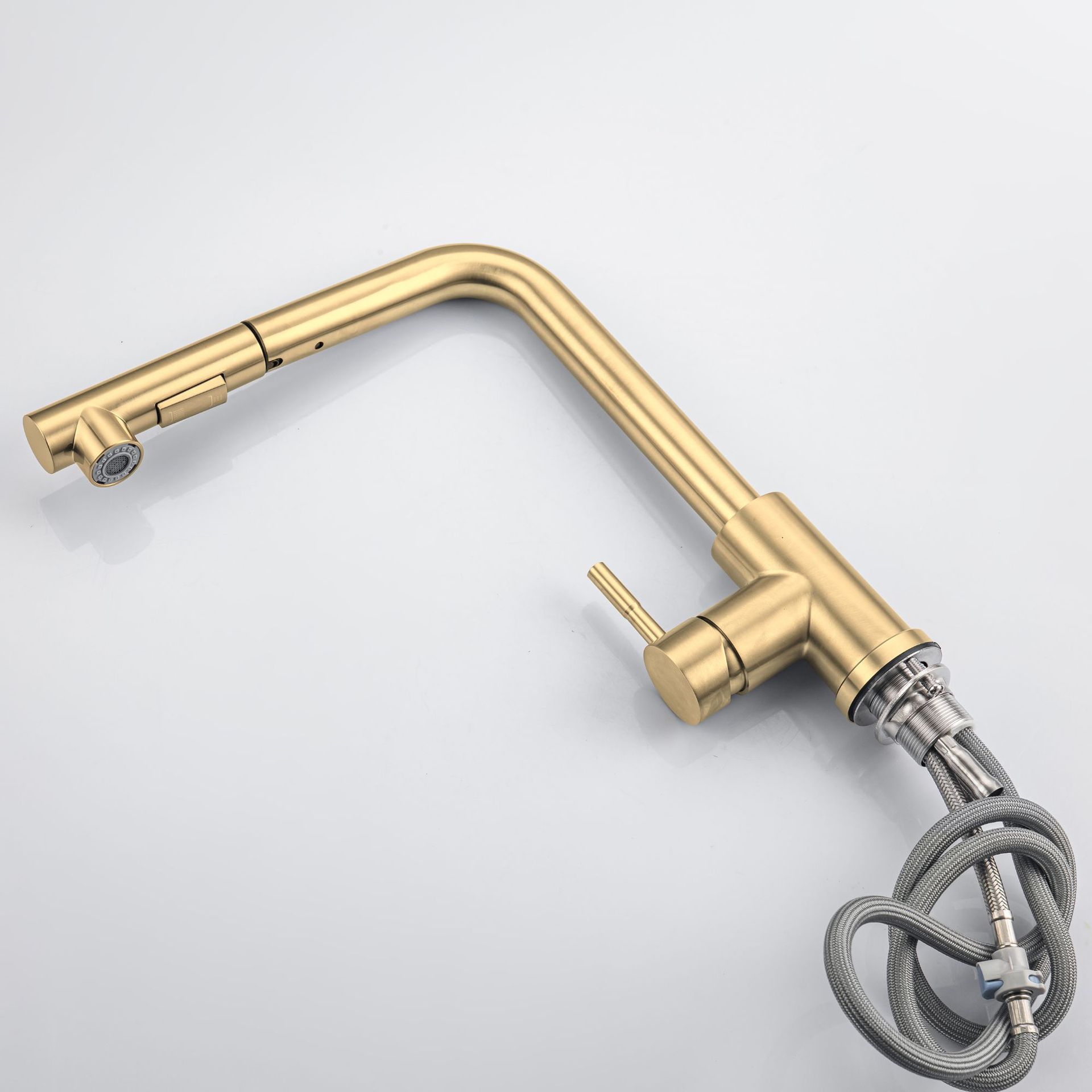 304 stainless steel kitchen pull-out faucet, seven-character brushed gold sink, sink, hot and cold water faucet Application Scenario