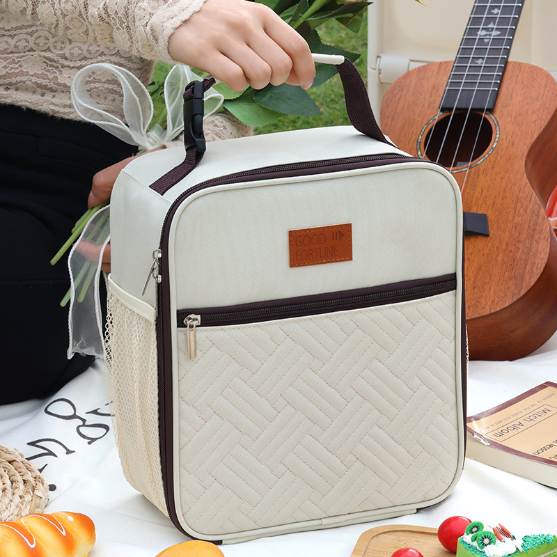 Cross-border Amazon checkered picnic bag, PEVA waterproof insulated bag, large-capacity insulated lunch box bag, hand-held bento bag full figure