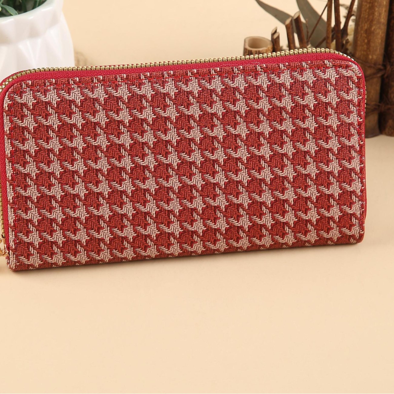 A large geometric pattern multi-purpose ladies' wallet, wallet, clutch, phone case, card case and storage bag details Picture