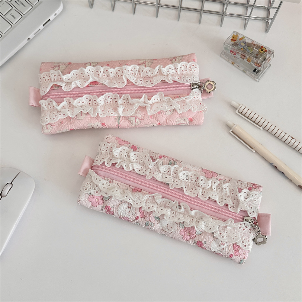 52203 Lace fringed girl quilted pen case, large capacity stationery storage bag, portable high appearance level pencil case Application Scenario