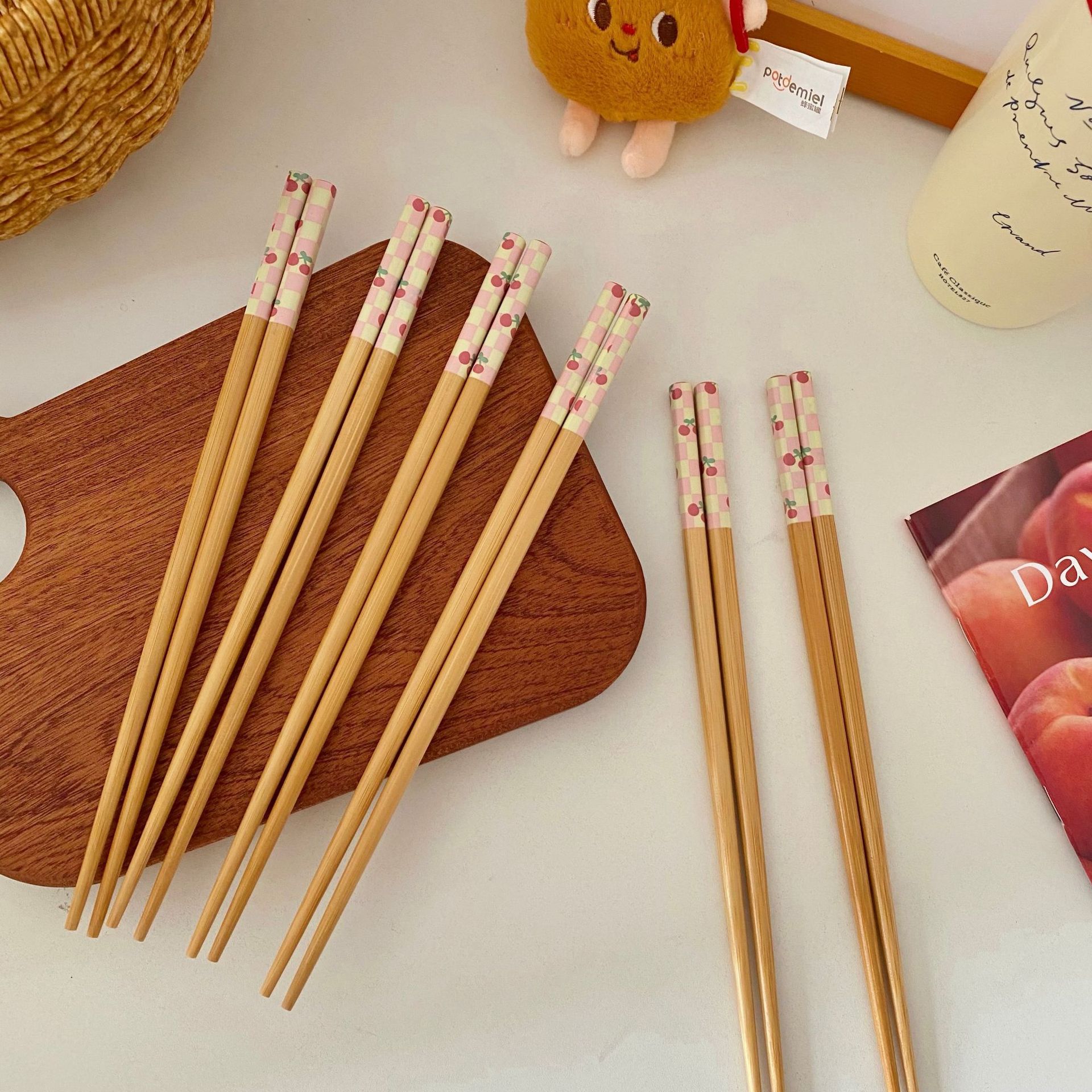New InS-style Korean sugar-needle chopsticks, single-person set for home use, anti-mold and heat-resistant bamboo chopsticks, high appearance level bamboo and wood tableware full figure