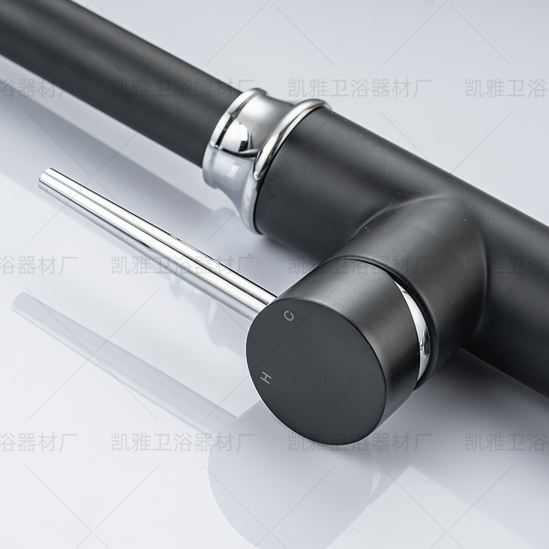 New white kitchen pull-out faucet, black brushed gold 304 stainless steel pull-out cold and hot faucet factory Application Scenario