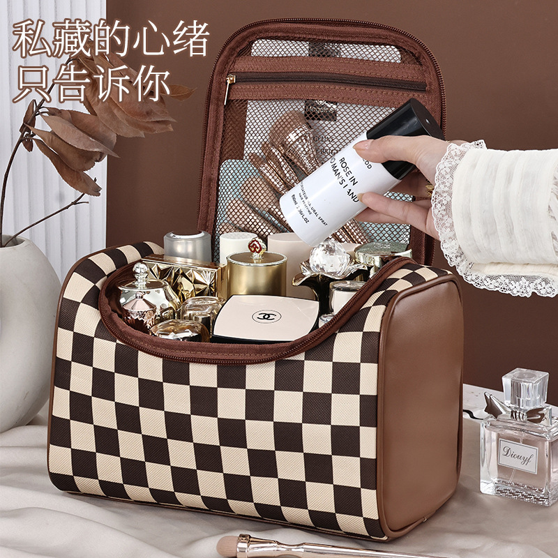 Maillard storage bag for women, large-capacity portable, ins style, high appearance level, new travel cosmetics and toiletries storage bag details Picture