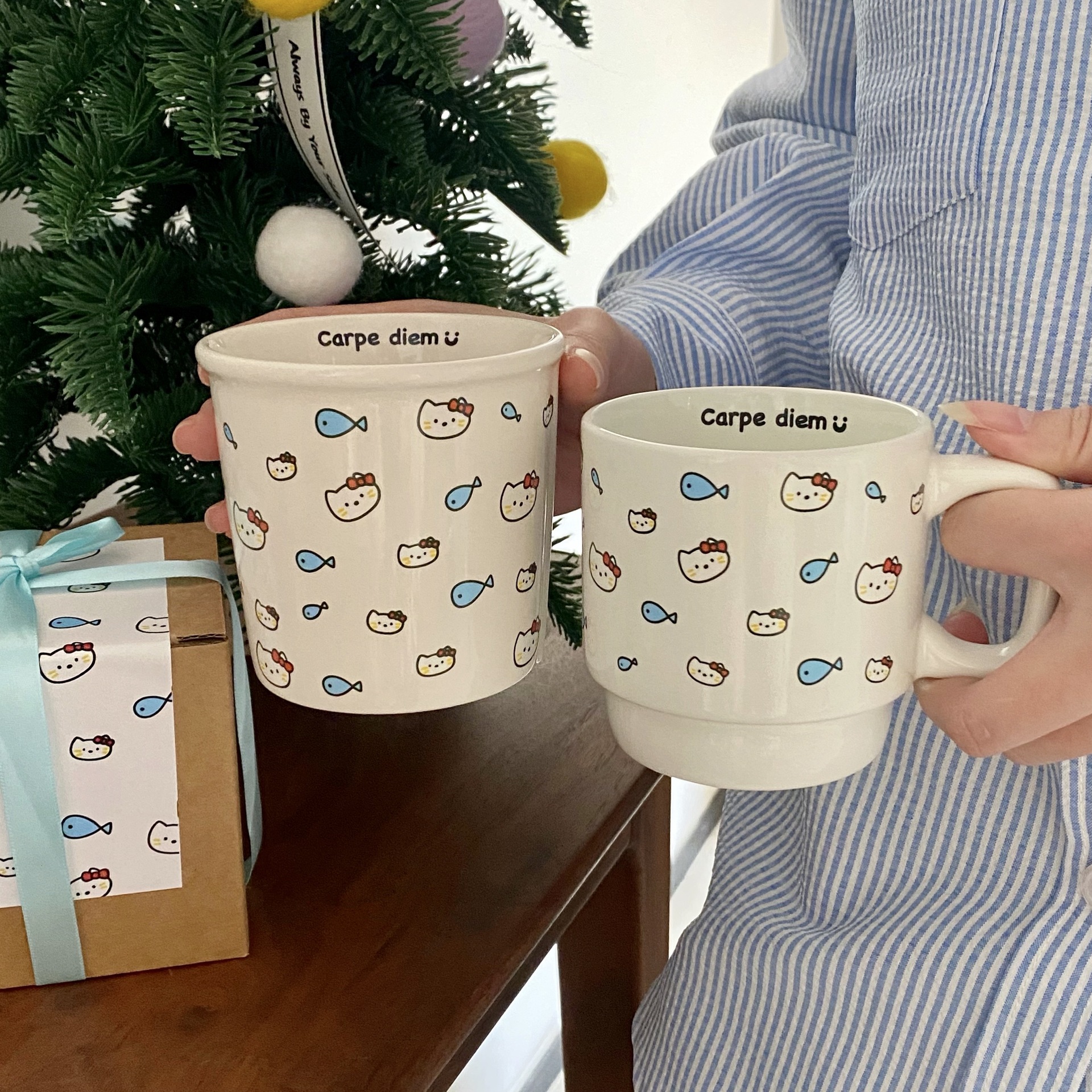 Original cartoon cute ceramic mug for cats eating fish, coffee cup as a gift, water cup details Picture