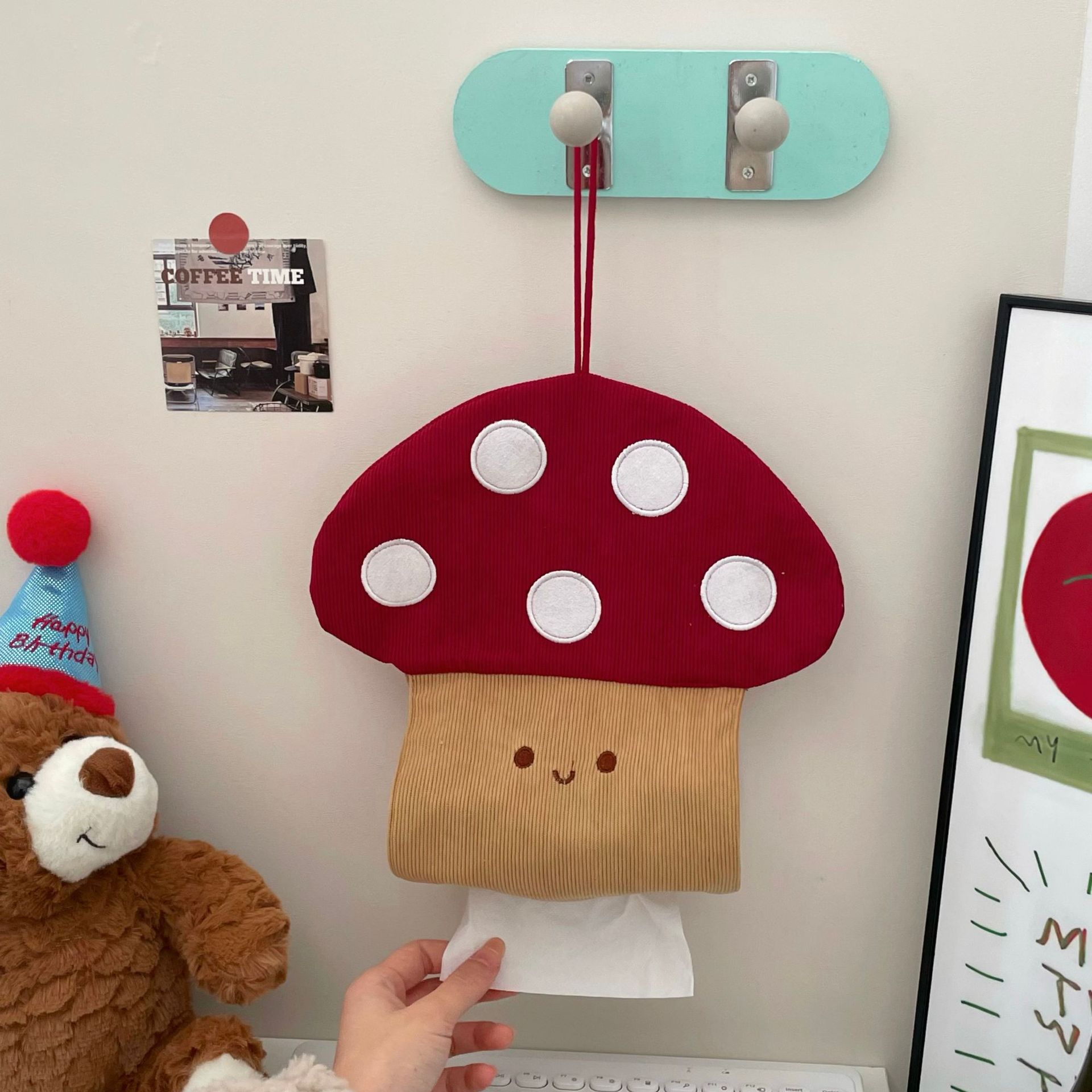The same style as Xiaohongshu, featuring cute mushrooms on Instagram, a non-perforated tissue box, a creative tissue box with a high level of appearance, and a wall-mounted roll box Specification drawing