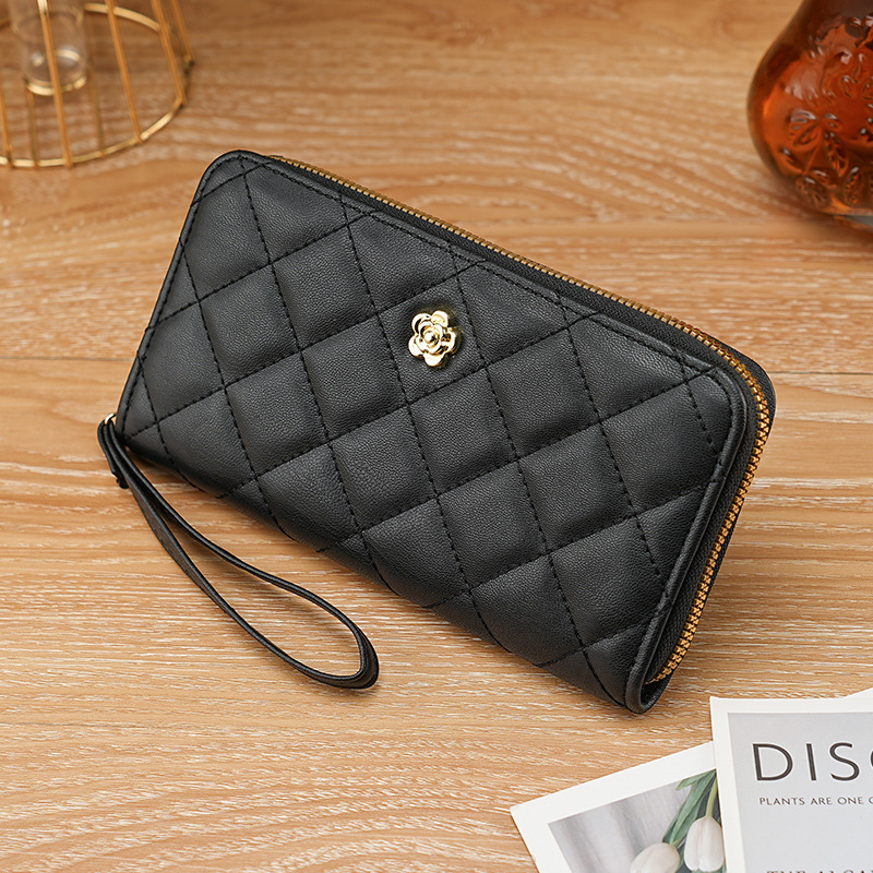 A new European and American light luxury versatile small chanel-style women's wrist wallet card case with large capacity and cross-border mobile phone case for women full figure