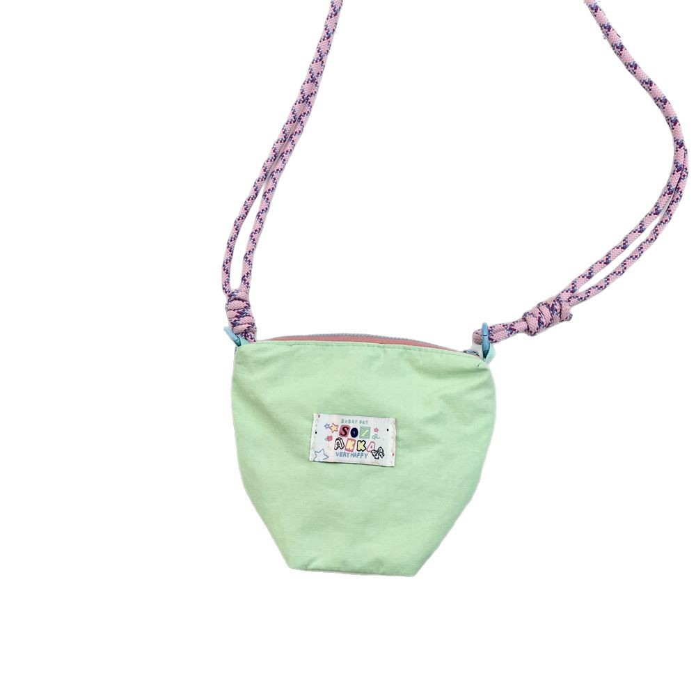 53305 Niche Design Mobile phone Bag 2025 Spring New Casual and Fashionable Women's solid color single-shoulder crossbody bag Item Picture