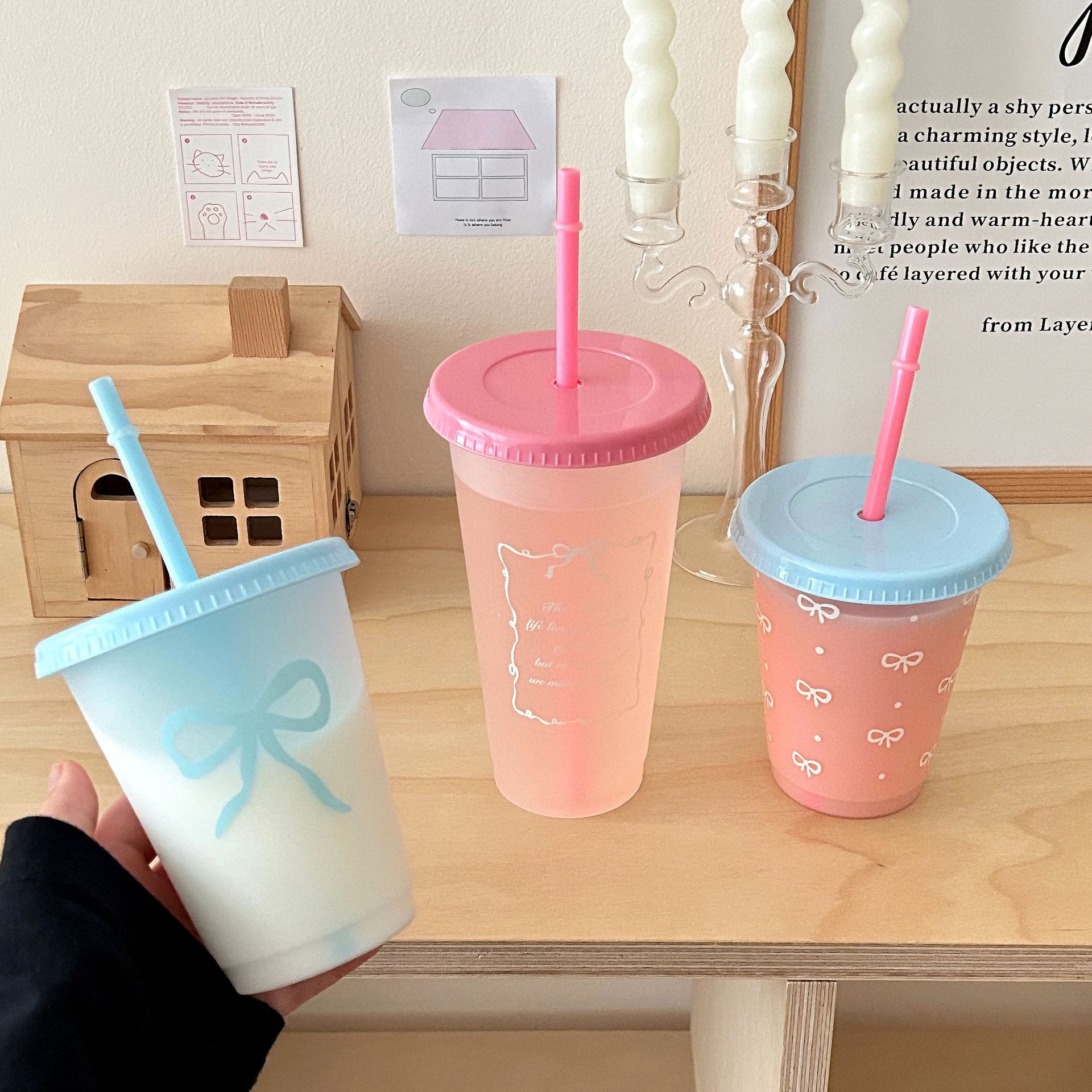 Summer girl's heart plastic straw cup, large-capacity portable home travel milk tea cup, cold drink cup, casual cup, water cup Specification drawing