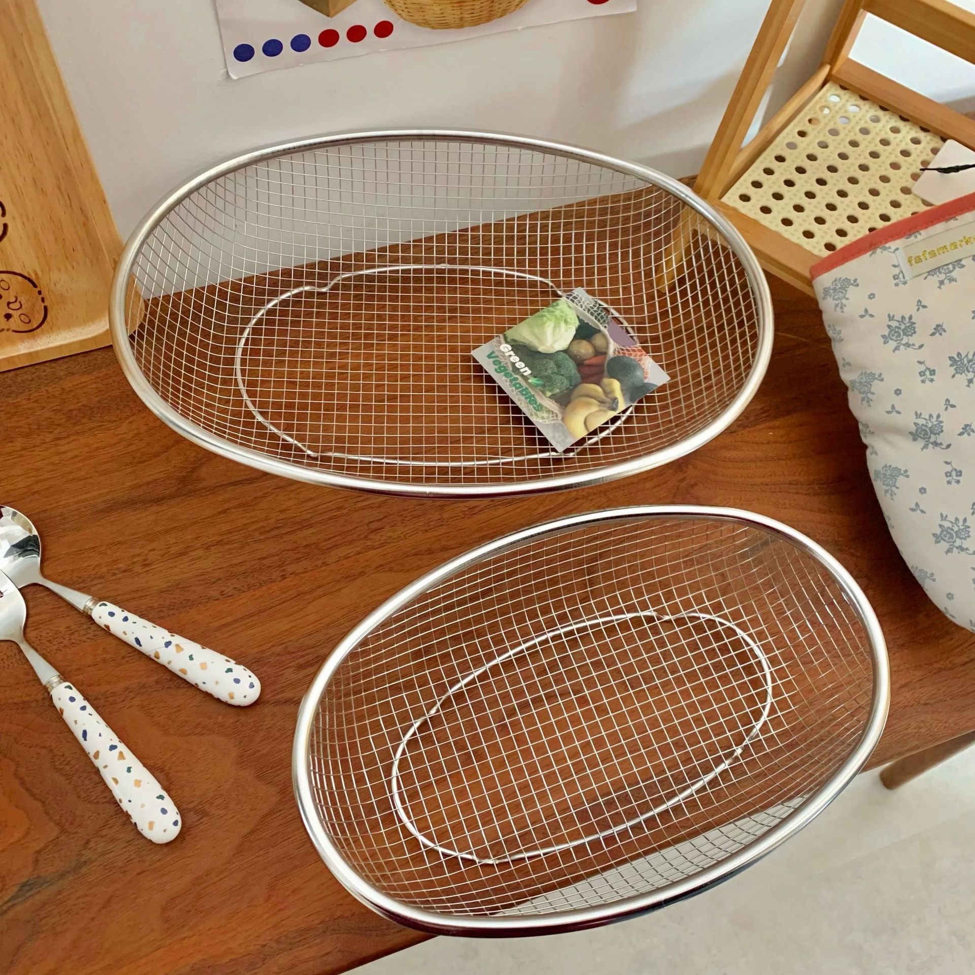Recommended for use: stainless steel mesh elliptical baskets for water and oil filtration, snack baskets for washing vegetables and fruits, water filtration baskets, and storage baskets full figure