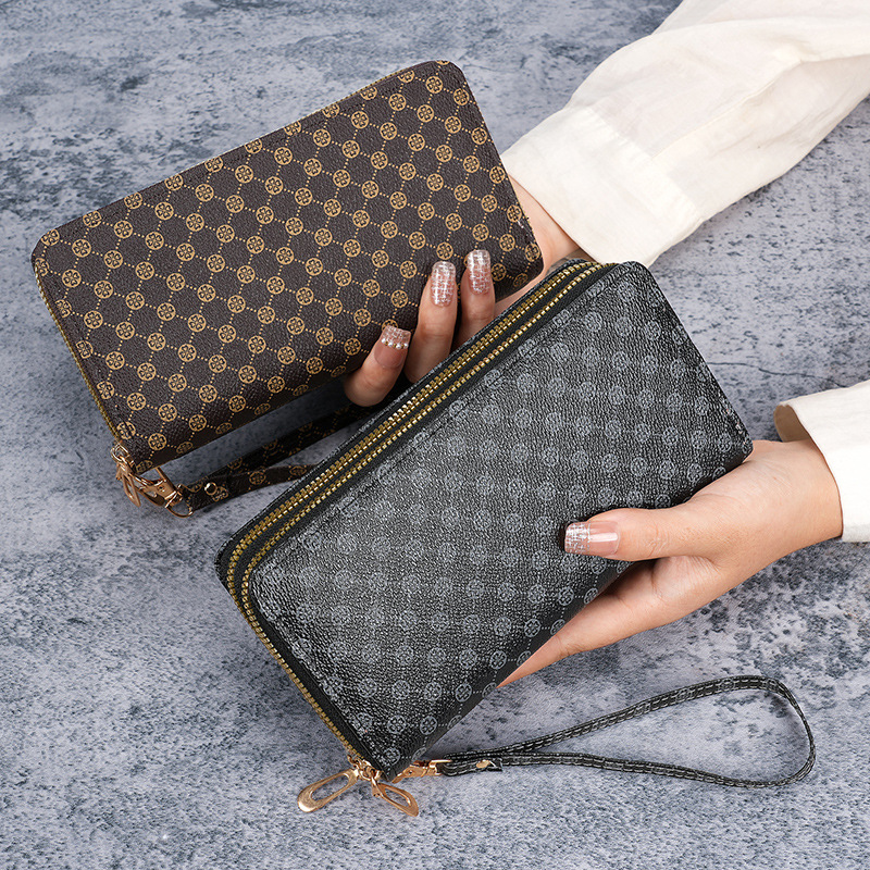 New flower-patterned long wallet for women, hand-held bag, mobile phone bag, coin purse, multi-functional card case, zipper bag, wallet Application Scenario