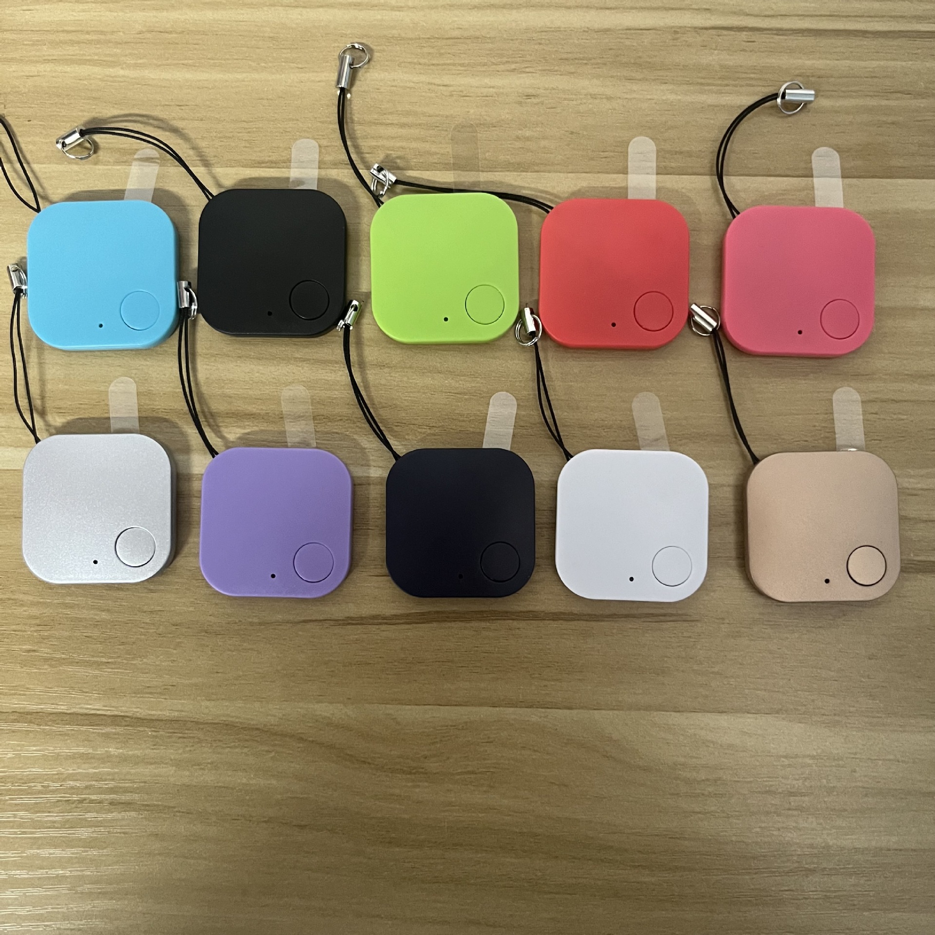 The manufacturer supplies square Bluetooth anti-loss devices, mobile phone key finder two-way alarm Smart tracker full figure