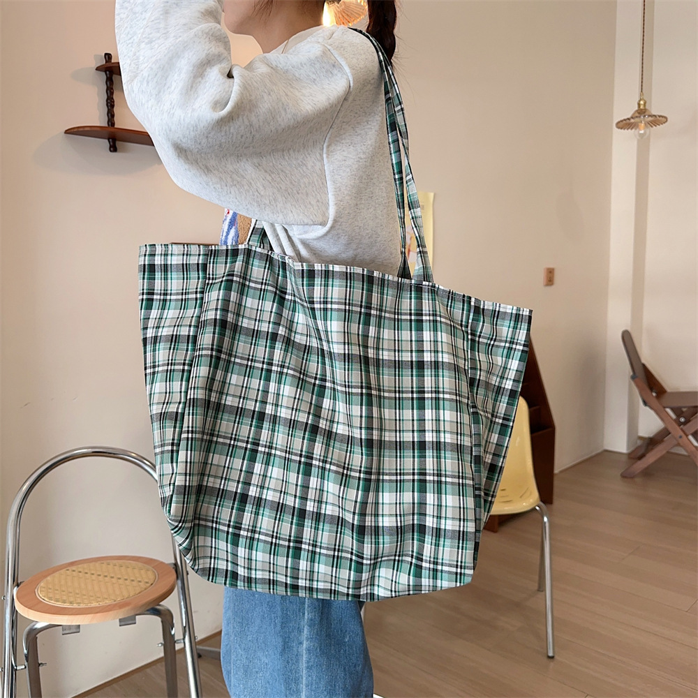 The new 49231 checkered double-sided dual-purpose single-shoulder bag is a fashionable, simple and large-capacity canvas bag for women's work Specification drawing